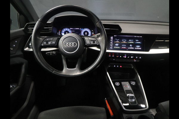 Audi A3 Sportback 30 TFSI Sport [PANORAMADAK, APPLE CARPLAY, VERKEERSBORDDETECTIE, DIGITAL DASHBOARD,NIEUWSTAAT]