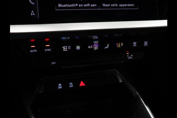 Audi A3 Sportback 30 TFSI Sport [PANORAMADAK, APPLE CARPLAY, VERKEERSBORDDETECTIE, DIGITAL DASHBOARD,NIEUWSTAAT]