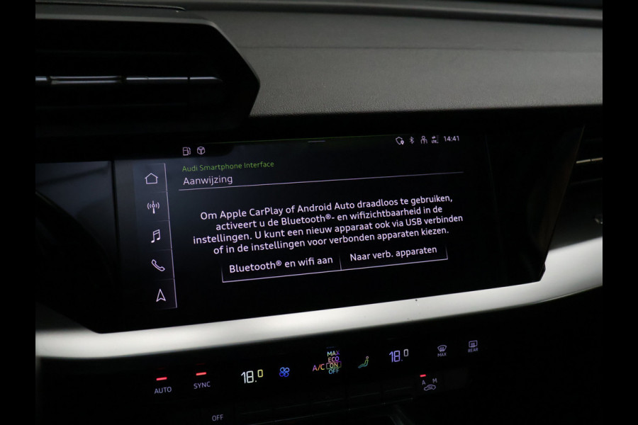 Audi A3 Sportback 30 TFSI Sport [PANORAMADAK, APPLE CARPLAY, VERKEERSBORDDETECTIE, DIGITAL DASHBOARD,NIEUWSTAAT]