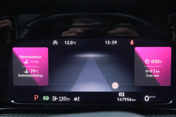 Volkswagen Golf 1.5 eTSI R-Line | DSG | Camera | Carplay!