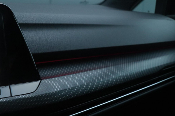 Volkswagen Golf 1.5 eTSI R-Line | DSG | Camera | Carplay!
