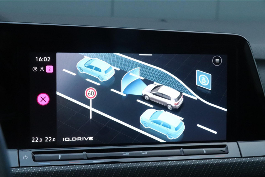 Volkswagen Golf 1.5 eTSI R-Line | DSG | Camera | Carplay!