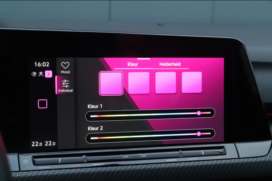 Volkswagen Golf 1.5 eTSI R-Line | DSG | Camera | Carplay!