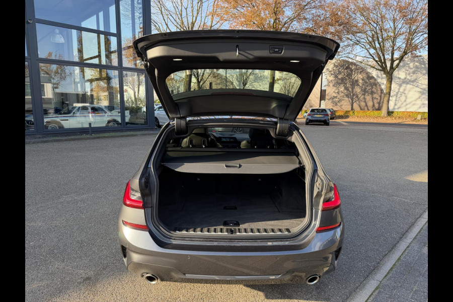BMW 3 Serie Touring 320i M-SPORT| PANO| ADAP. CRUISE| NET GROOT ONDERHOUD GEHAD, RIJKLAAR| ELEK. ACHTERKLEP| CAMERA|