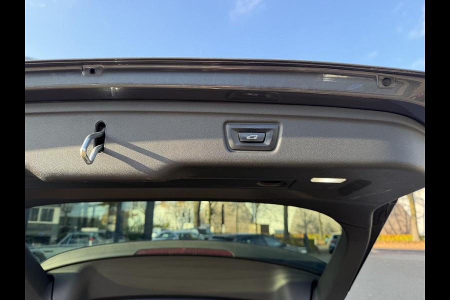 BMW 3 Serie Touring 320i M-SPORT| PANO| ADAP. CRUISE| NET GROOT ONDERHOUD GEHAD, RIJKLAAR| ELEK. ACHTERKLEP| CAMERA|