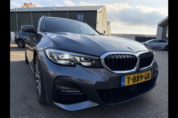 BMW 3 Serie Touring 320i M-SPORT| PANO| ADAP. CRUISE| NET GROOT ONDERHOUD GEHAD, RIJKLAAR| ELEK. ACHTERKLEP| CAMERA|