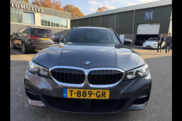 BMW 3 Serie Touring 320i M-SPORT| PANO| ADAP. CRUISE| NET GROOT ONDERHOUD GEHAD, RIJKLAAR| ELEK. ACHTERKLEP| CAMERA|