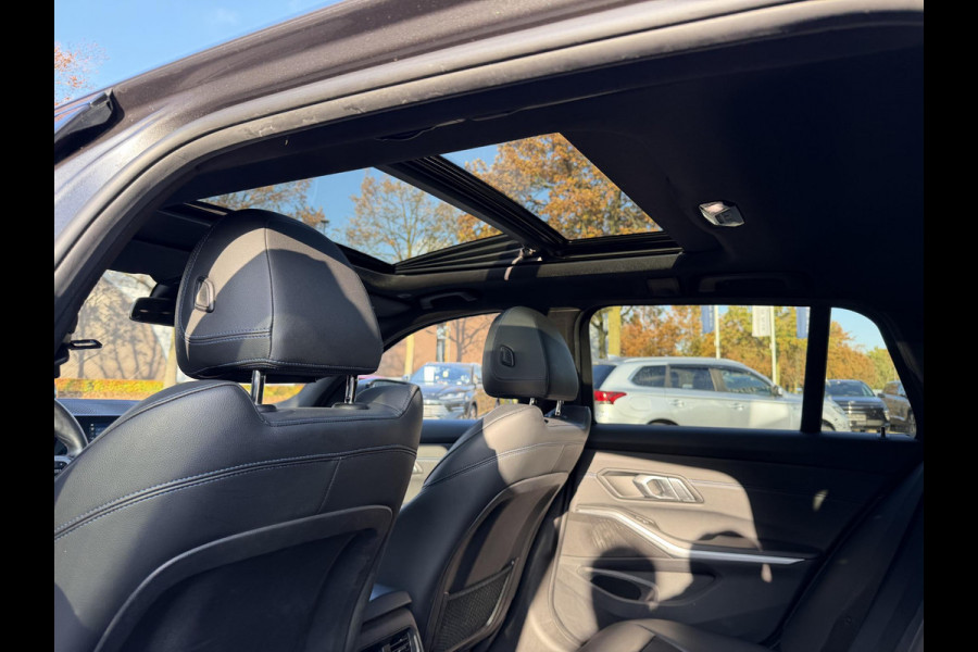 BMW 3 Serie Touring 320i M-SPORT| PANO| ADAP. CRUISE| NET GROOT ONDERHOUD GEHAD, RIJKLAAR| ELEK. ACHTERKLEP| CAMERA|