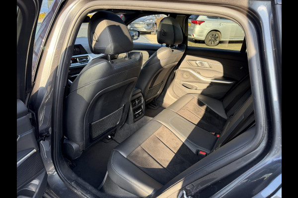 BMW 3 Serie Touring 320i M-SPORT| PANO| ADAP. CRUISE| NET GROOT ONDERHOUD GEHAD, RIJKLAAR| ELEK. ACHTERKLEP| CAMERA|