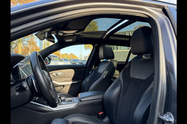 BMW 3 Serie Touring 320i M-SPORT| PANO| ADAP. CRUISE| NET GROOT ONDERHOUD GEHAD, RIJKLAAR| ELEK. ACHTERKLEP| CAMERA|