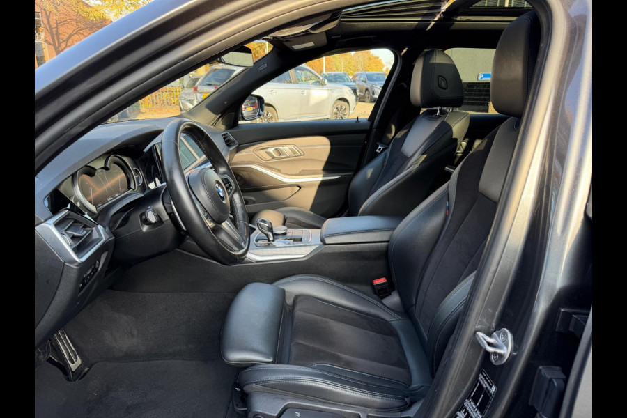 BMW 3 Serie Touring 320i M-SPORT| PANO| ADAP. CRUISE| NET GROOT ONDERHOUD GEHAD, RIJKLAAR| ELEK. ACHTERKLEP| CAMERA|