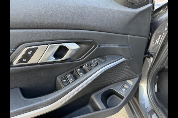 BMW 3 Serie Touring 320i M-SPORT| PANO| ADAP. CRUISE| NET GROOT ONDERHOUD GEHAD, RIJKLAAR| ELEK. ACHTERKLEP| CAMERA|