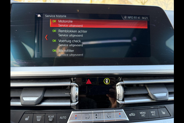 BMW 3 Serie Touring 320i M-SPORT| PANO| ADAP. CRUISE| NET GROOT ONDERHOUD GEHAD, RIJKLAAR| ELEK. ACHTERKLEP| CAMERA|