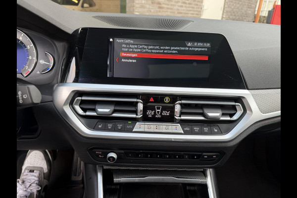 BMW 3 Serie Touring 320i M-SPORT| PANO| ADAP. CRUISE| NET GROOT ONDERHOUD GEHAD, RIJKLAAR| ELEK. ACHTERKLEP| CAMERA|