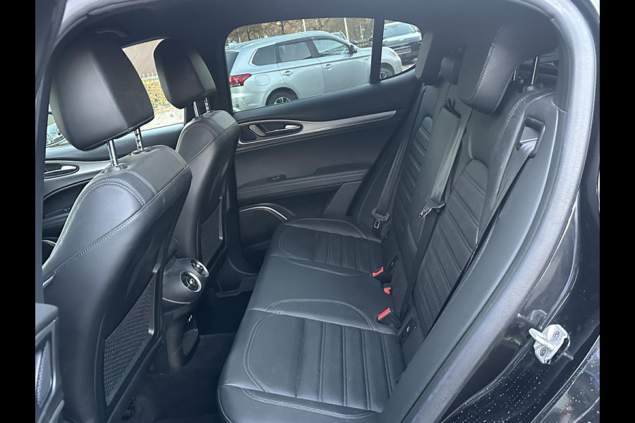 Alfa Romeo Stelvio 2.0 T AWD Super Q4| BOMVOL| STOEL/ STUURVERW.| ELEK. ACHTERKLEP| CAMERA| MEM. STOEL| DODE HOEK| APPLE CARPLAY|