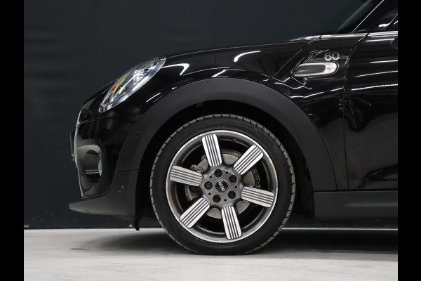 MINI Mini 1.5 Cooper 60 Years Edition JCW [APPLE CARPLAY, HARMAN KARDON, PANORAMA DAK, HEAD UP DISPLAY, STOELVERWARMING, NIEUWSTAAT]