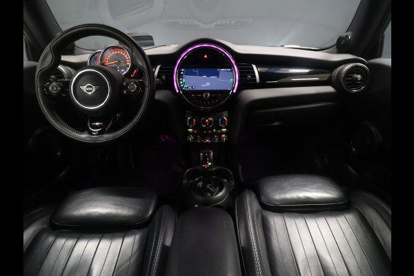MINI Mini 1.5 Cooper 60 Years Edition JCW [APPLE CARPLAY, HARMAN KARDON, PANORAMA DAK, HEAD UP DISPLAY, STOELVERWARMING, NIEUWSTAAT]