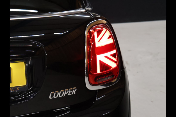 MINI Mini 1.5 Cooper 60 Years Edition JCW [APPLE CARPLAY, HARMAN KARDON, PANORAMA DAK, HEAD UP DISPLAY, STOELVERWARMING, NIEUWSTAAT]