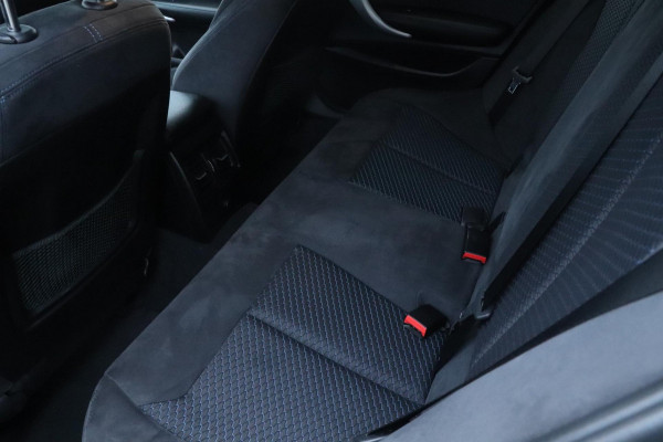 BMW 1-serie 118i M Pakket | Automaat | Stoelverwarming | Harman/kardon