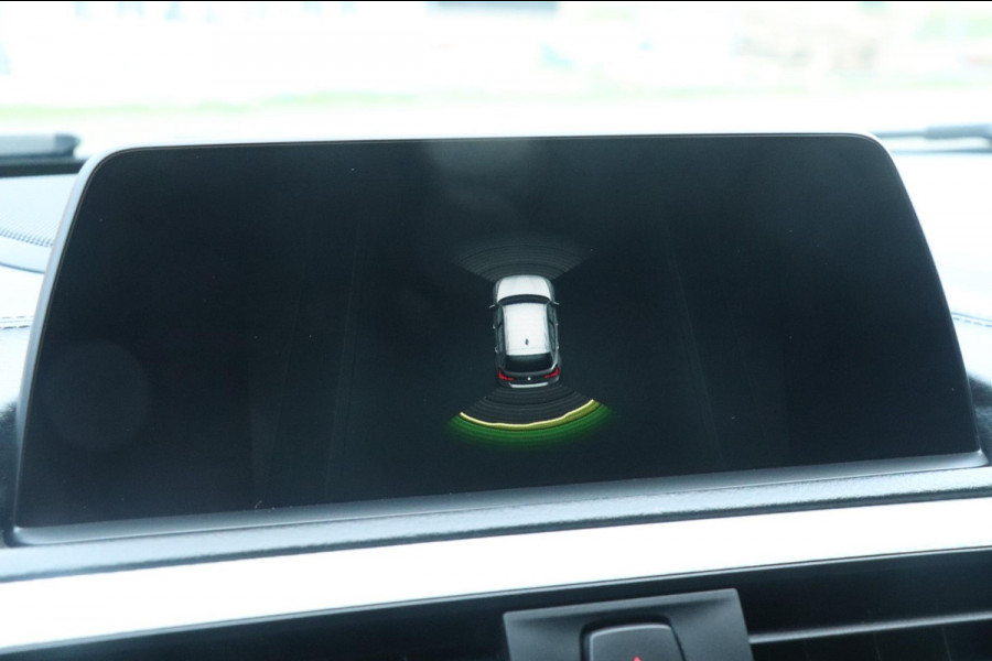 BMW 1-serie 118i M Pakket | Automaat | Stoelverwarming | Harman/kardon