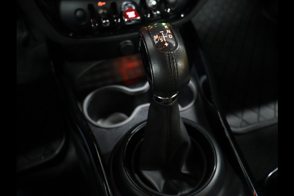 MINI Clubman 1.5 Cooper Salt Business [JWC INTERIEUR, NAVIGATIE, BLUETOOTH, HEAD-UP DISPLAY, CRUISE CONTROL, NIEUWSTAAT]