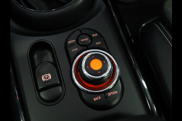 MINI Clubman 1.5 Cooper Salt Business [JWC INTERIEUR, NAVIGATIE, BLUETOOTH, HEAD-UP DISPLAY, CRUISE CONTROL, NIEUWSTAAT]