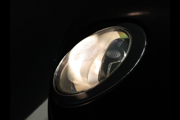 MINI Clubman 1.5 Cooper Salt Business [JWC INTERIEUR, NAVIGATIE, BLUETOOTH, HEAD-UP DISPLAY, CRUISE CONTROL, NIEUWSTAAT]