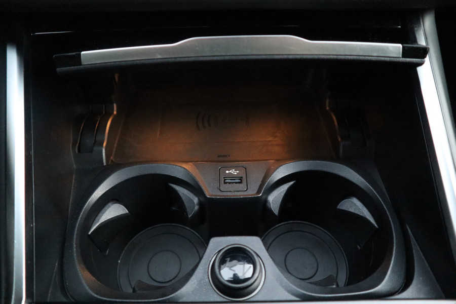 BMW 3 Serie Touring 330e Sport Line / SOH 95% / Hifi / Camera / Sportstoelen /