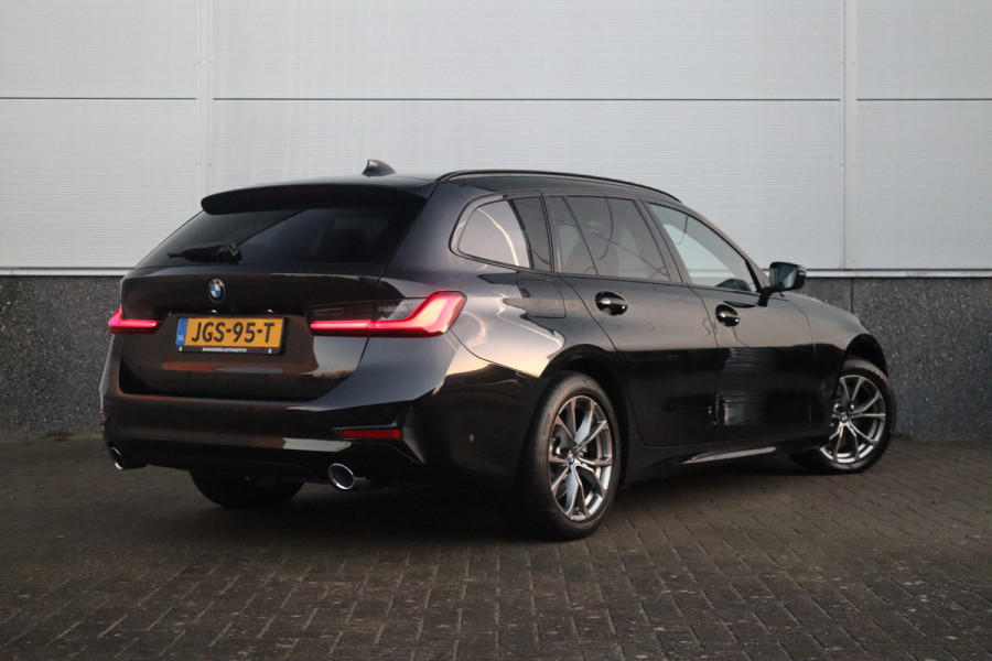 BMW 3 Serie Touring 330e Sport Line / SOH 95% / Hifi / Camera / Sportstoelen /