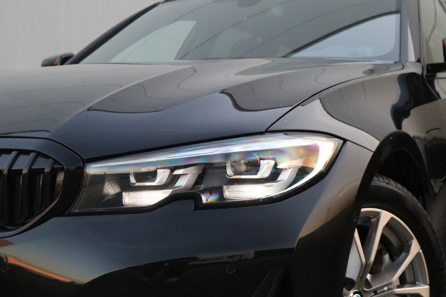 BMW 3 Serie Touring 330e Sport Line / SOH 95% / Hifi / Camera / Sportstoelen /