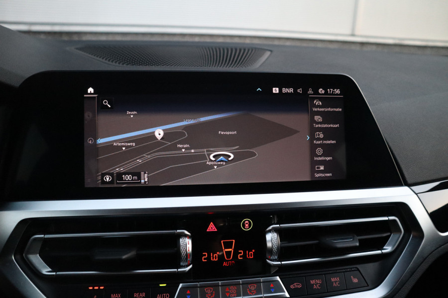 BMW 3 Serie Touring 330e Sport Line / SOH 95% / Hifi / Camera / Sportstoelen /