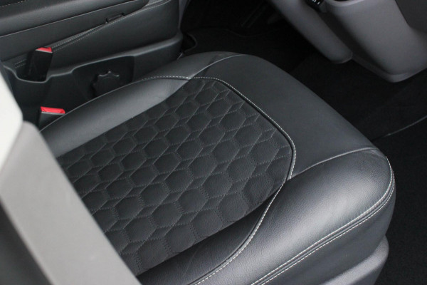 Volkswagen Transporter 2.0 TDI L2H1 30 DC BULLI 150PK DUBBEL CABINE / LEDEREN BEKLEDING / PDC / VERLAGINGSVEREN / APPLE CARPLAY /
