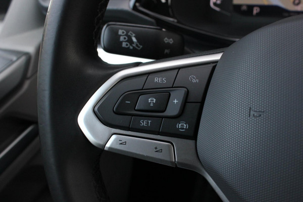 Volkswagen Transporter 2.0 TDI L2H1 30 DC BULLI 150PK DUBBEL CABINE / LEDEREN BEKLEDING / PDC / VERLAGINGSVEREN / APPLE CARPLAY /