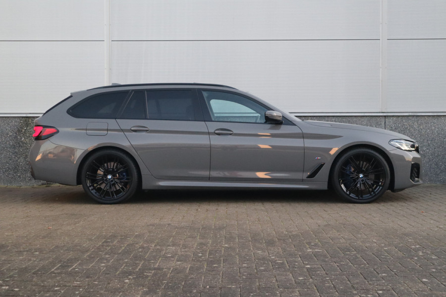 BMW 5 Serie Touring 530i High Executive M-Sport 20inch / Bernina Grau / Pano / Camera / Laser