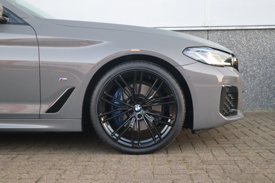 BMW 5 Serie Touring 530i High Executive M-Sport 20inch / Bernina Grau / Pano / Camera / Laser