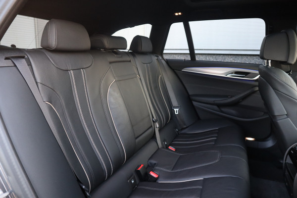 BMW 5 Serie Touring 530i High Executive M-Sport 20inch / Bernina Grau / Pano / Camera / Laser