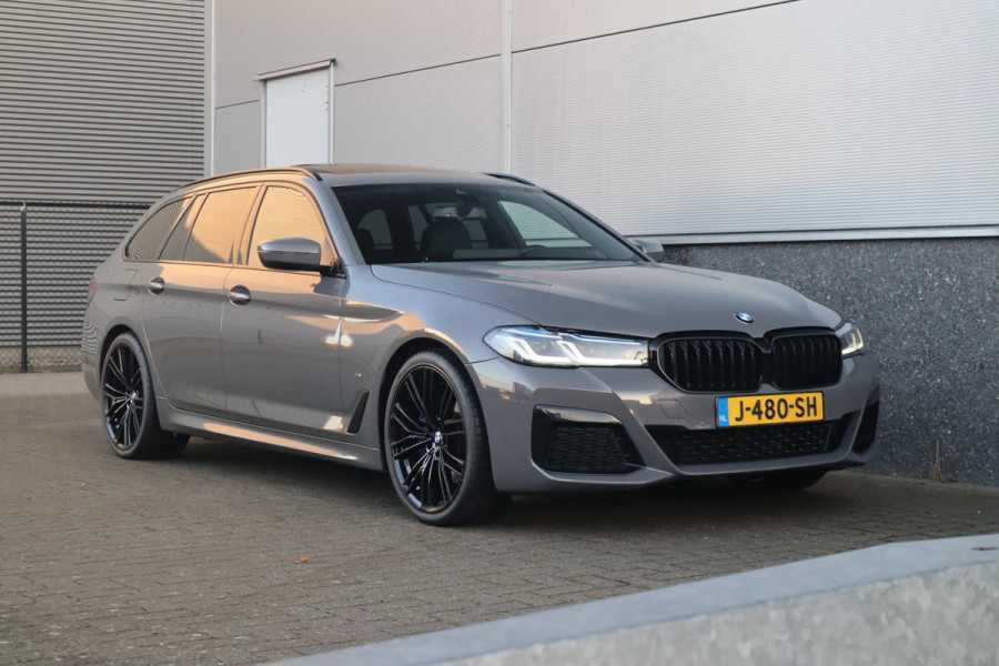 BMW 5 Serie Touring 530i High Executive M-Sport 20inch / Bernina Grau / Pano / Camera / Laser