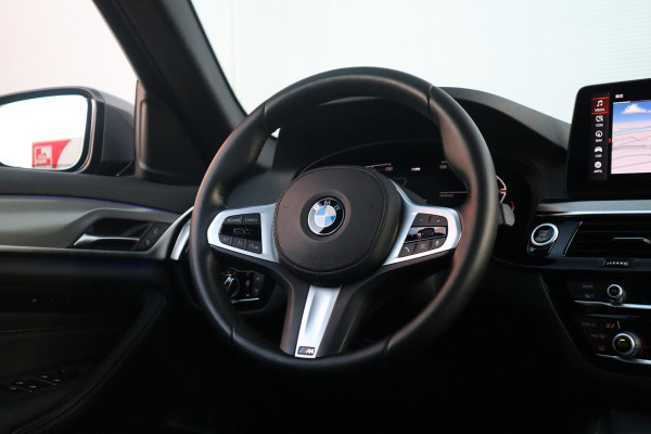 BMW 5 Serie Touring 530i High Executive M-Sport 20inch / Bernina Grau / Pano / Camera / Laser