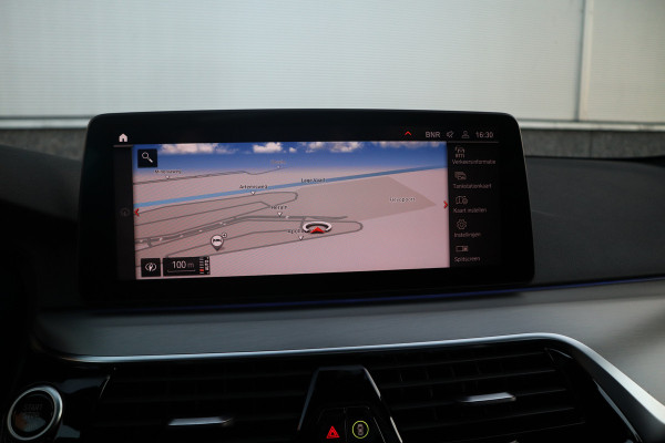 BMW 5 Serie Touring 530i High Executive M-Sport 20inch / Bernina Grau / Pano / Camera / Laser