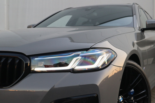 BMW 5 Serie Touring 530i High Executive M-Sport 20inch / Bernina Grau / Pano / Camera / Laser