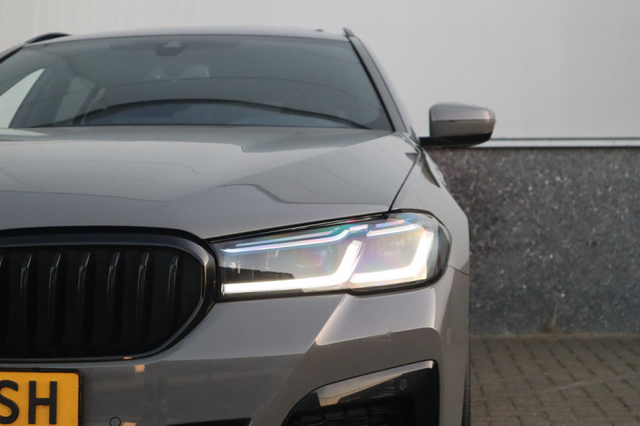 BMW 5 Serie Touring 530i High Executive M-Sport 20inch / Bernina Grau / Pano / Camera / Laser