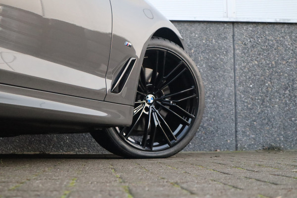 BMW 5 Serie Touring 530i High Executive M-Sport 20inch / Bernina Grau / Pano / Camera / Laser