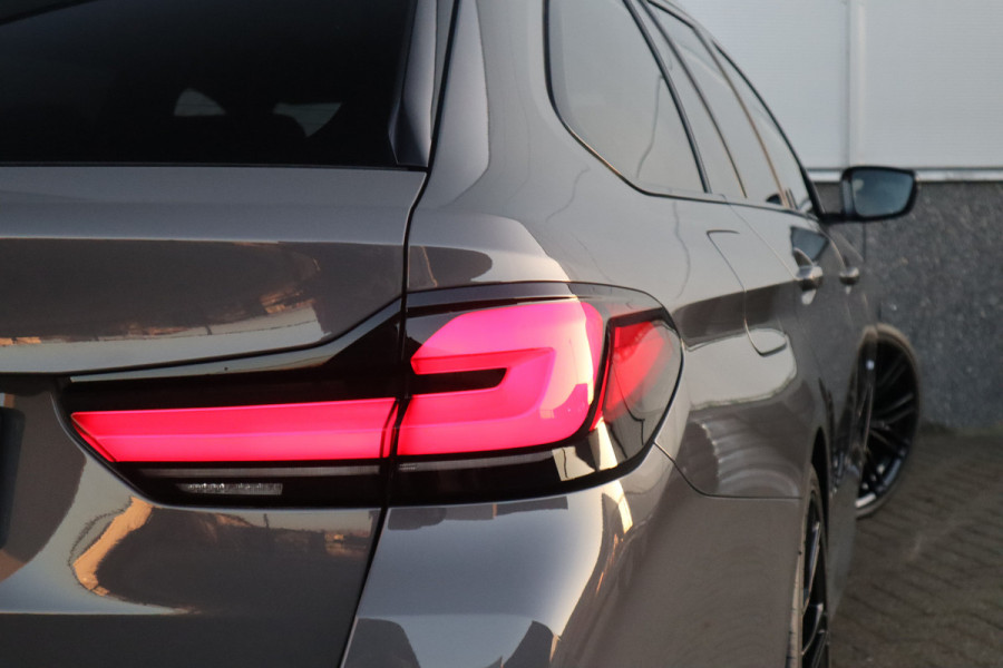BMW 5 Serie Touring 530i High Executive M-Sport 20inch / Bernina Grau / Pano / Camera / Laser