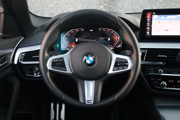 BMW 5 Serie Touring 530i High Executive M-Sport 20inch / Bernina Grau / Pano / Camera / Laser