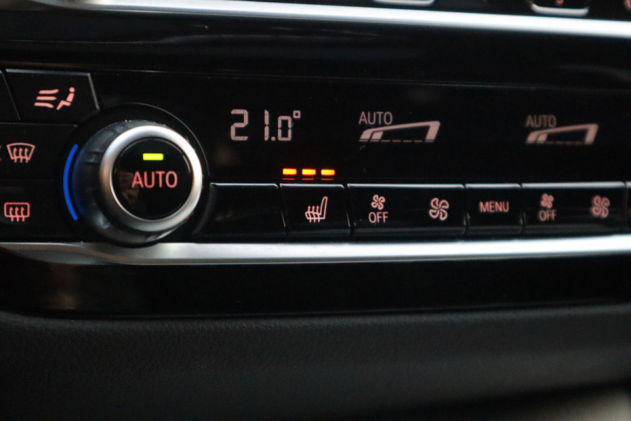 BMW 5 Serie Touring 530i High Executive M-Sport 20inch / Bernina Grau / Pano / Camera / Laser