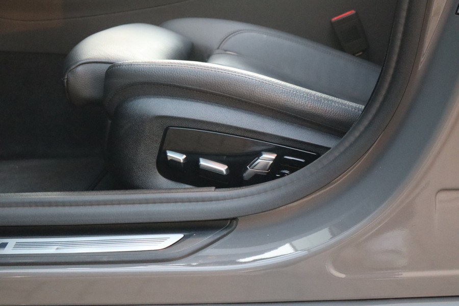 BMW 5 Serie Touring 530i High Executive M-Sport 20inch / Bernina Grau / Pano / Camera / Laser