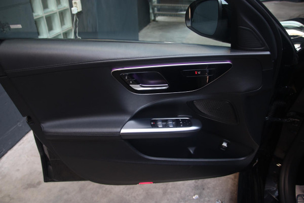 Mercedes-Benz C-Klasse 200 AMG PANO-CARBON-TREKHAAK