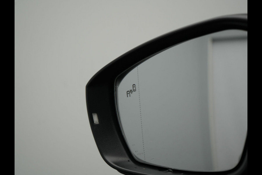 Volkswagen T-Cross 1.0 TSI Style Automaat 116pk | Adaptive Cruise | Apple Carplay | Blis | Keyless | Sportstoelen Verwarmd | Lane Assist | Navigatie | Virtual | DAB | 18"L.M |