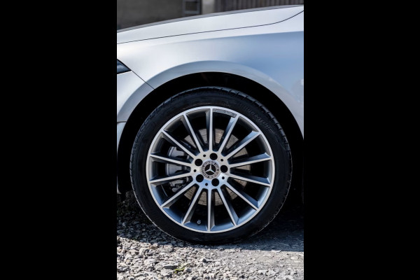 Mercedes-Benz A-Klasse 250e AMG ** LED, MBUX+, 19-inch LMV, ADAPT. CRUISE, NIGHT PAKKET ** 1e EIG - UNFALLFREI - JUNGE STERNE ** ** INFORMEER OOK NAAR ONZE AANTREKKELIJKE FINANCIAL-LEASE TARIEVEN **