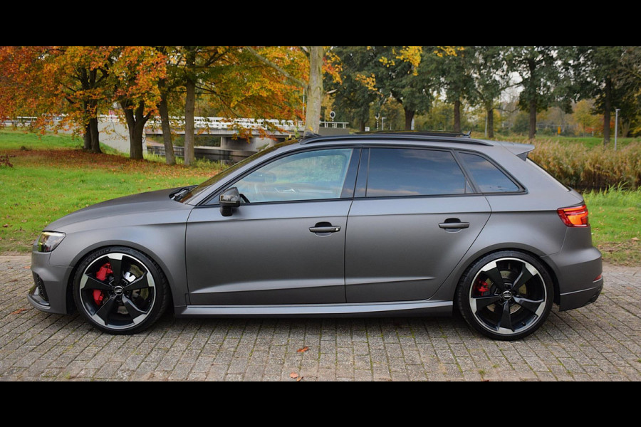 Audi A3 Sportback 2.5 TFSI RS 3 quattro*Pano*Rs-Seats*530PK*Mat Grey*VOL*